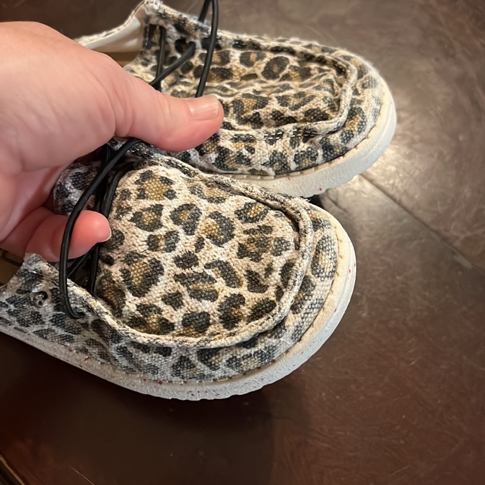 Hey dudes kids cheetah with pink CUTE size 12 - Picture 6 of 6